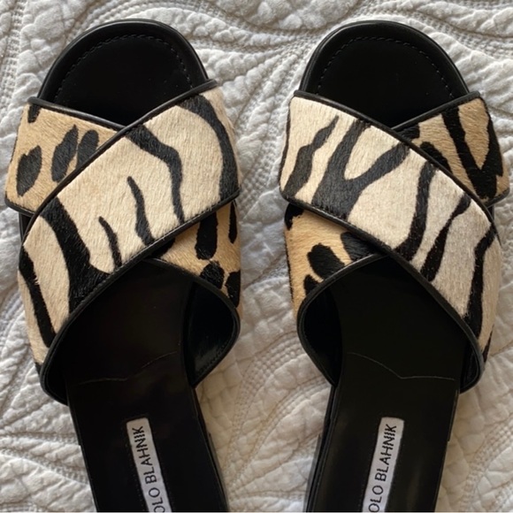 🎉🎉HOST PICK! 🎉🎉Manolo Blahnik Sandals - Picture 5 of 8